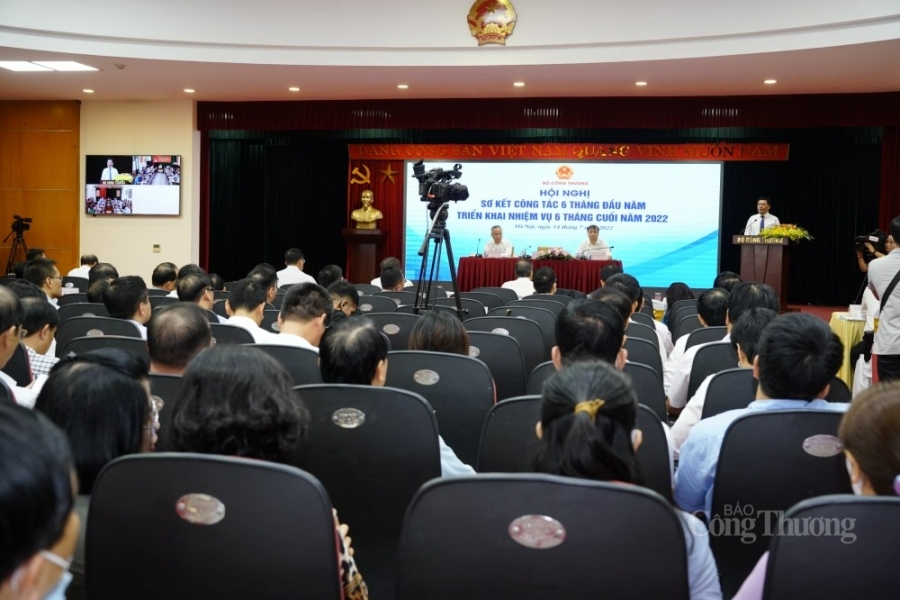 Ngành Công Thương cùng cả nước vượt khó