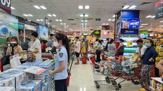 Công Thương qua góc nhìn báo chí ngày 19/7: Quản lý chặt chẽ giá cả, thị trường những tháng cuối năm