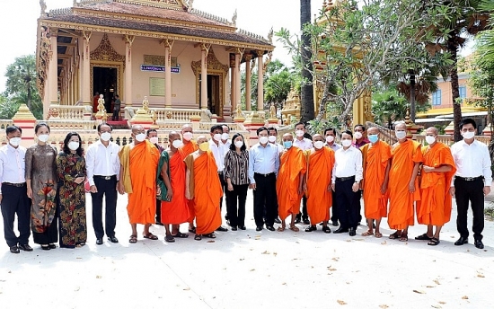 Lãnh đạo Đảng, Nhà nước, Quốc hội: Thăm, tặng quà và chúc Tết cổ truyền Chôl Chnăm Thmây năm 2022