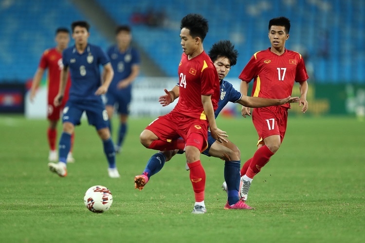 U23 Việt Nam đang đứng thứ 3 với 4 điểm, ngang bằng với đội xếp thứ hai là U23 Philippines.