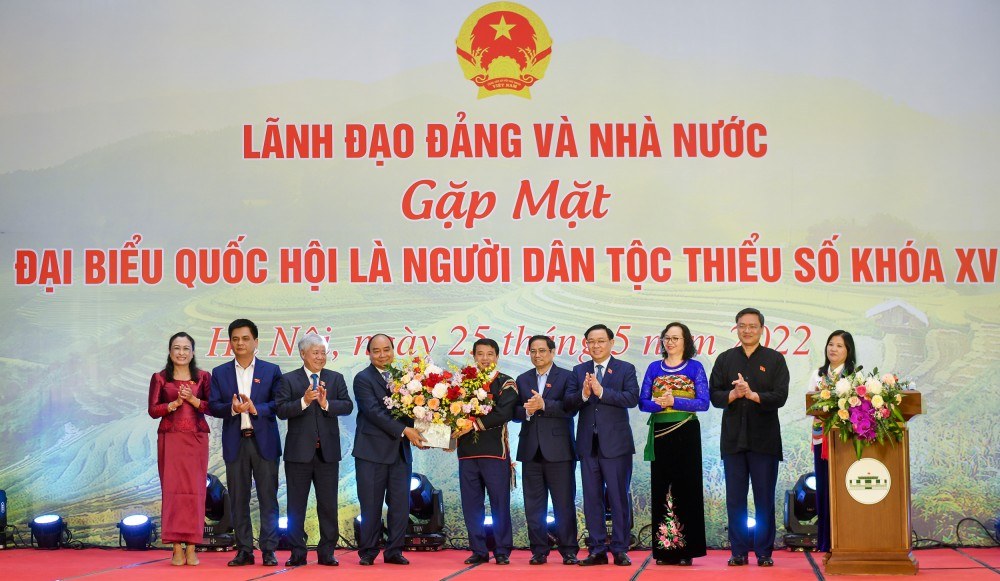 Lãnh đạo Đảng, Nhà nước tin tưởng, mỗi đại biểu Quốc hội người dân tộc thiểu số không ngừng cố gắng để hoàn thành tốt nhất nhiệm vụ của mình