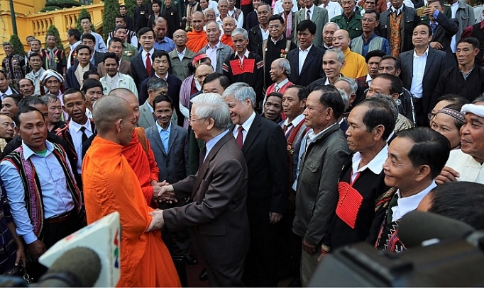 nguoi co uy tin tieu bieu cau noi mau thit giua dang chinh quyen voi nhan dan