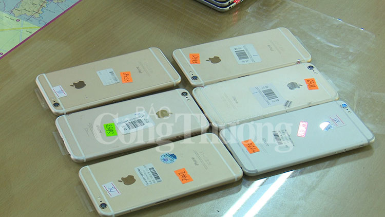 Hà Nội thu giữ 86 chiếc iPhone không rõ nguồn gốc