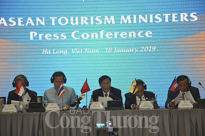 asean thong qua cac chuong trinh hanh dong du lich quan trong nam 2019