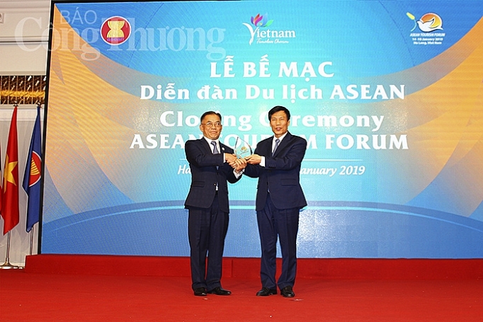 asean thong qua cac chuong trinh hanh dong du lich quan trong nam 2019