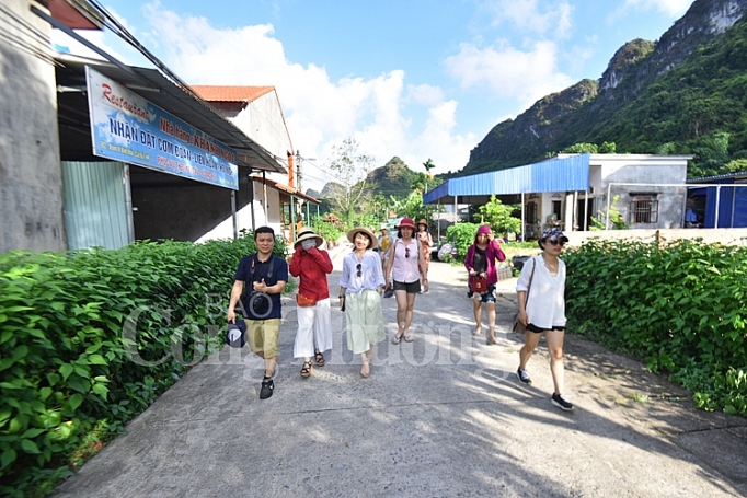 lang chai viet hai khoang troi yen binh