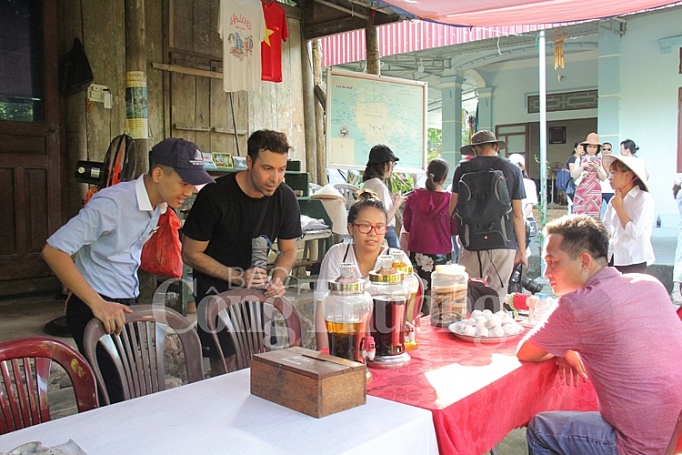 lang chai viet hai khoang troi yen binh