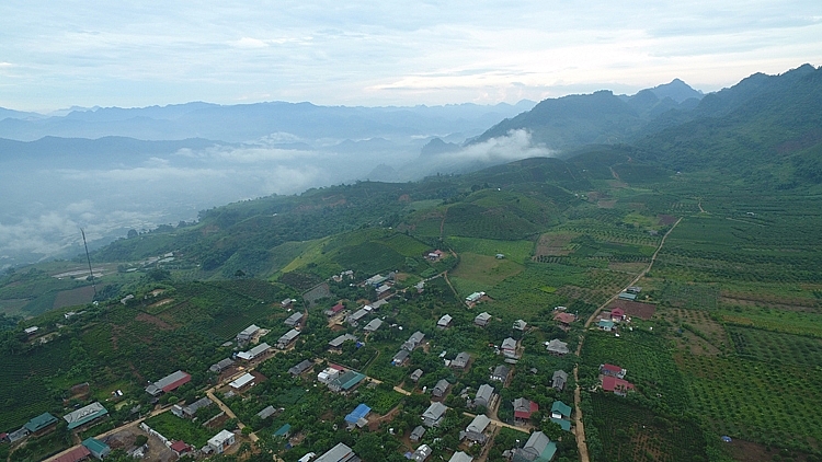 du lich cong dong don bay sinh ke de khong ai bi bo lai phia sau bai 1 danh thuc tiem nang