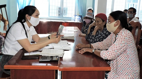 nganh bao hiem xa hoi rut ngan thoi gian giai quyet thu tuc ho tro nguoi lao dong