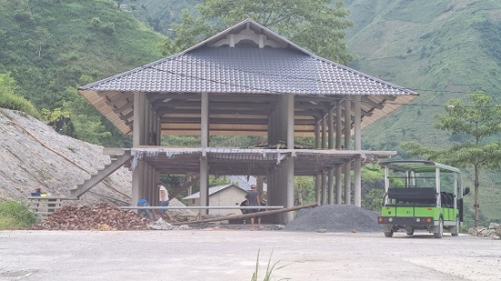 can canh cong trinh nha san be tong khung xay dung trai phep ben song nho que