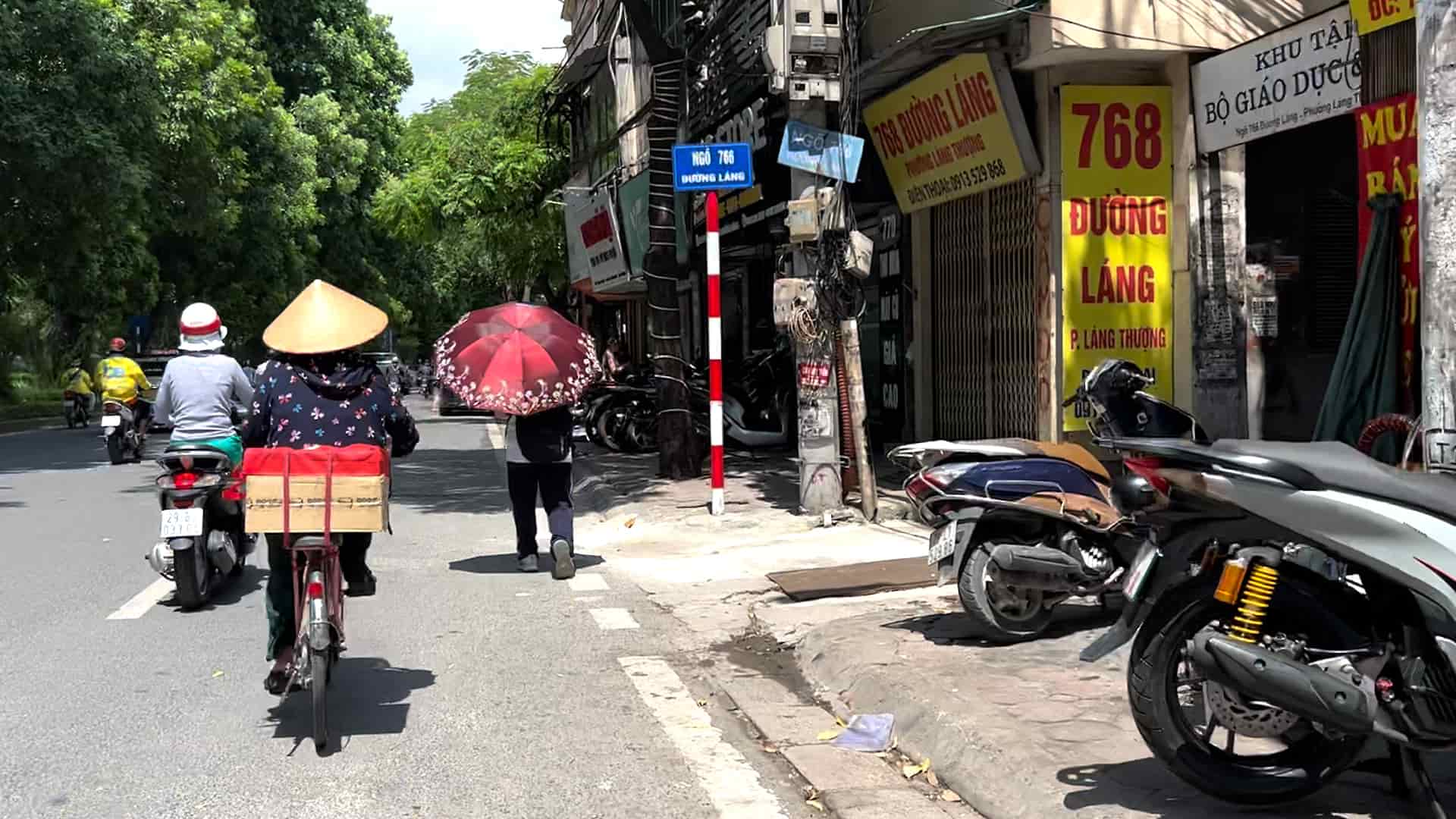 Vỉa hè, lòng đường Hà Nội vẫn "đâu vào đấy" sau nhiều đợt ra quân xử lý Vỉa hè, lòng đường Hà Nội vẫn "đâu vào đấy" sau nhiều đợt ra quân xử lý