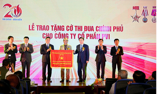 Lãnh đạo PVI được tặng thưởng Huân chương Lao động hạng Nhất