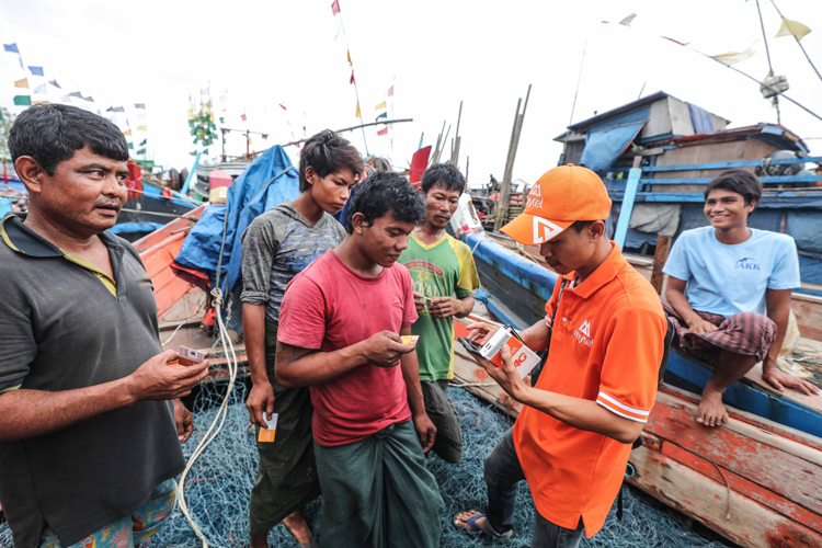 Viettel đạt 1 triệu thuê bao sau 10 ngày khai trương tại Myanmar