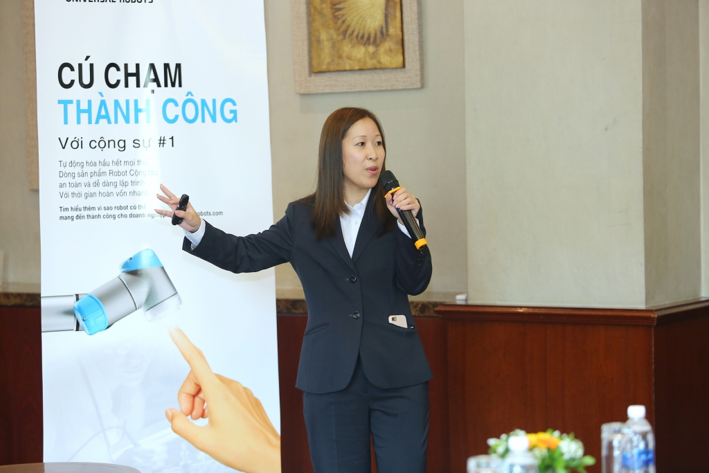 universal robots nham toi thi truong tu dong hoa day tiem nang tai viet nam