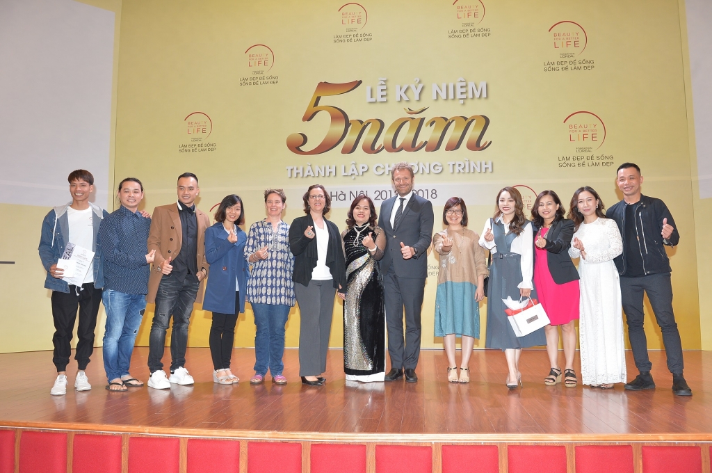 du an day nghe toc loreal ha noi mang den cuoc song moi cho gan 400 hoc vien