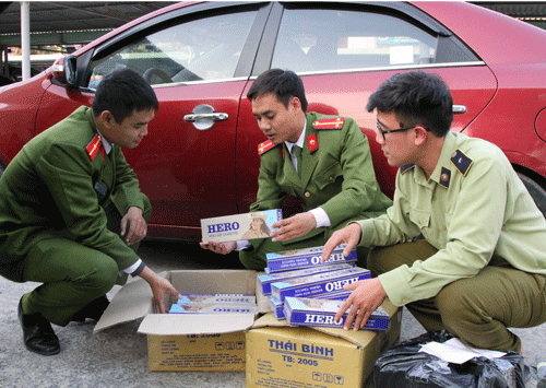 Hà Nội: Thu giữ 20 cá thể Voọc Chà Vá và 600 bao thuốc lá lậu