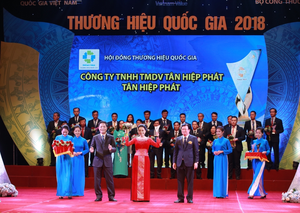 tan hiep phat oto truong hai tiep tuc la doanh nghiep co san pham dat thuong hieu quoc gia 2018