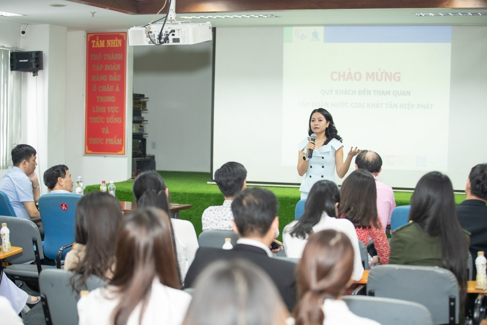 tan hiep phat lan thu 8 dong hanh cung giai thuong qua cau vang