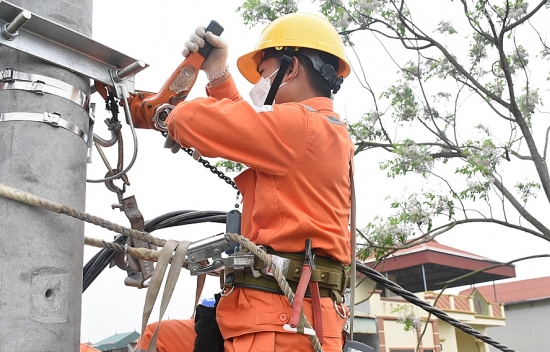 EVNHANOI: Cung cấp điện ổn định cho người dân dịp cao điểm hè 2022