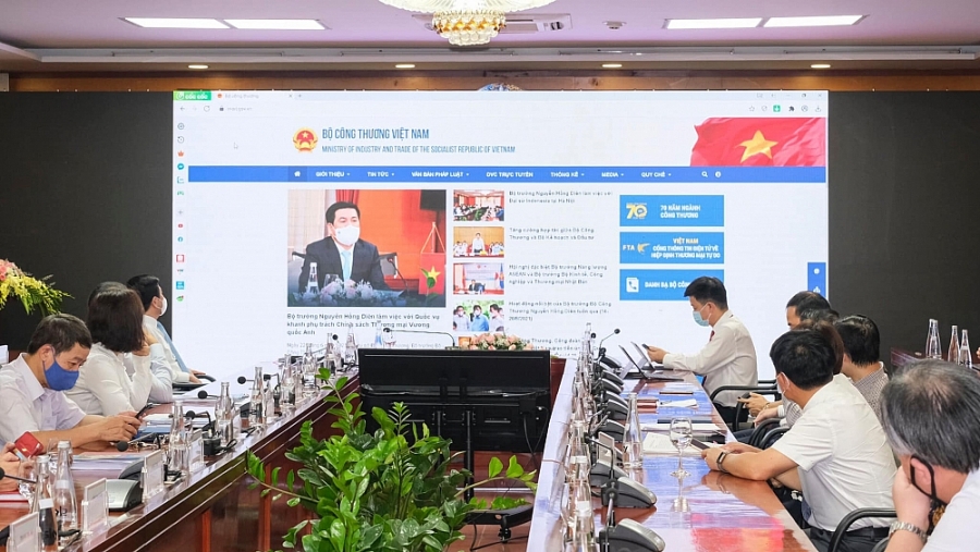 giao diện mới là bên cạnh việc kế thừa những chuyên mục hiện có trước đây đã bổ sung thêm một số chuyên mục mới