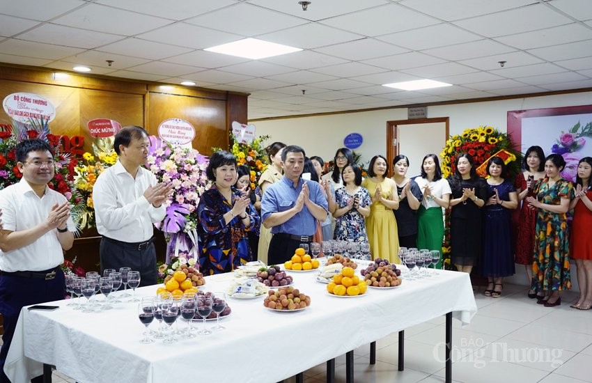 Thứ trưởng Đỗ Thắng Hải thăm và chúc mừng Báo Công Thương nhân Ngày Báo chí cách mạng Việt Nam