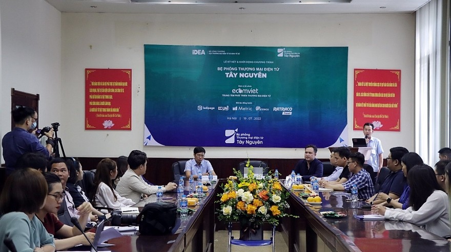Hỗ trợ doanh nghiệp khu vực Tây Nguyên phát triển thương mại điện tử