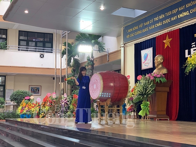 han hoan don chao nam hoc moi