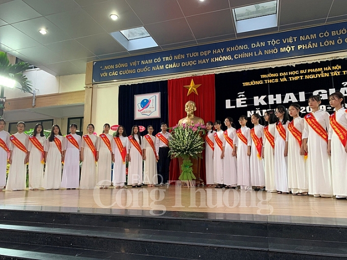 han hoan don chao nam hoc moi