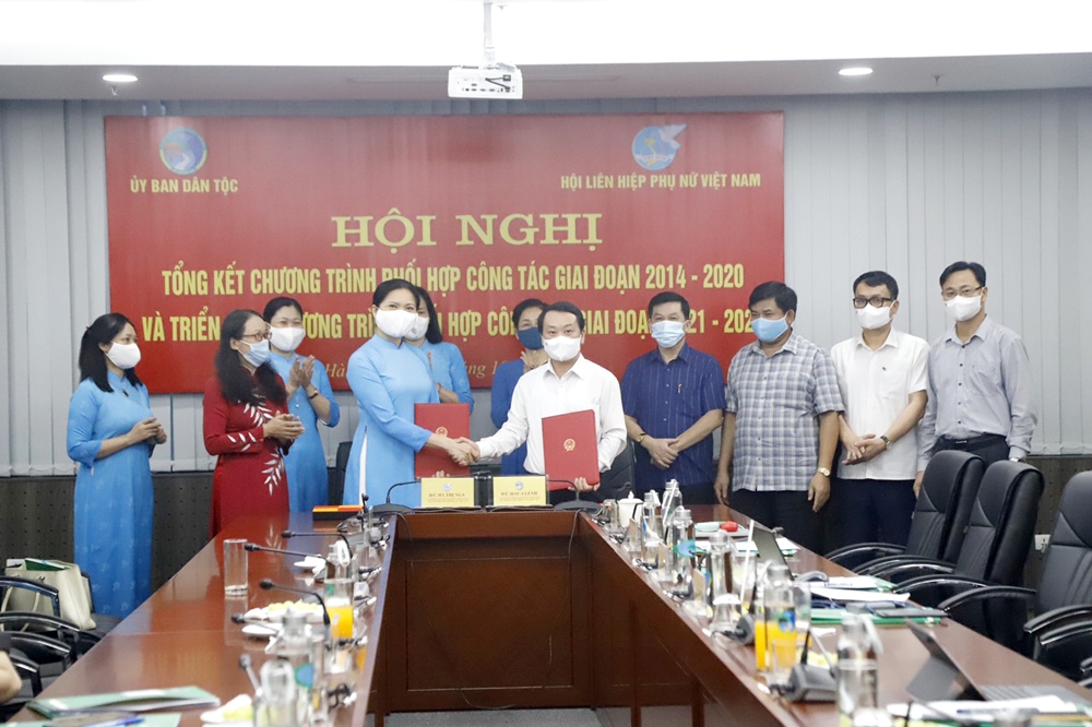 Nâng cao nhận thức, vai trò của phụ nữ dân tộc thiểu số