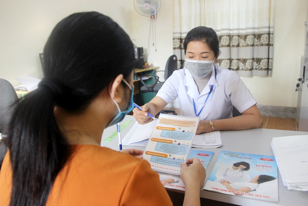 “Tăng cường phòng, chống HIV/AIDS trong bối cảnh đại dịch COVID-19”