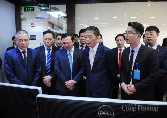 bo truong tran tuan anh chuc tet trung tam dieu do he thong dien quoc gia va tram 110 kv thong nhat