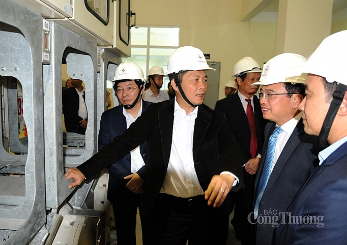 bo truong tran tuan anh chuc tet trung tam dieu do he thong dien quoc gia va tram 110 kv thong nhat