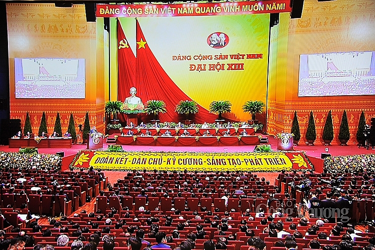 Công tác chuẩn bị nhân sự: Làm từng bước, từng việc, từng khâu, từng nhóm chức danh từ thấp đến cao