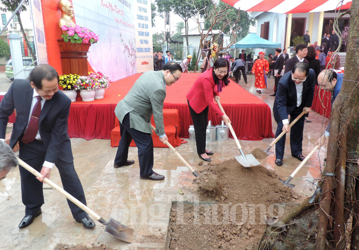 Bí thư  Thành ủy Hà Nội dự lễ phát động Tết trồng cây 2018 tại Thanh Trì