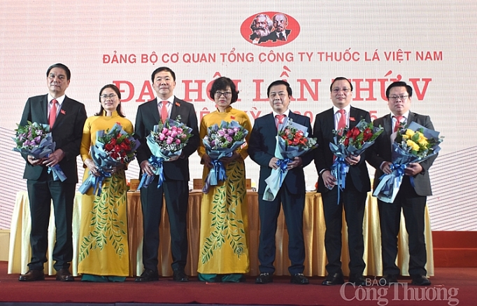 dang bo co quan tong cong ty thuoc la viet nam giu vung vai tro hat nhan lanh dao