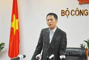 vua thuc hien muc tieu kep vua bao dam cung cap du hang hoa co chat luong cho nhan dan