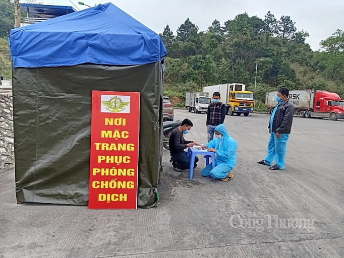 xuat nhap khau hang hoa qua bien gioi van dat uu tien cao nhat cho cong tac phong chong dich benh