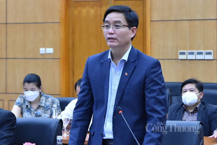Đắk Lắk cần quan tâm phát triển công nghiệp năng lượng mới