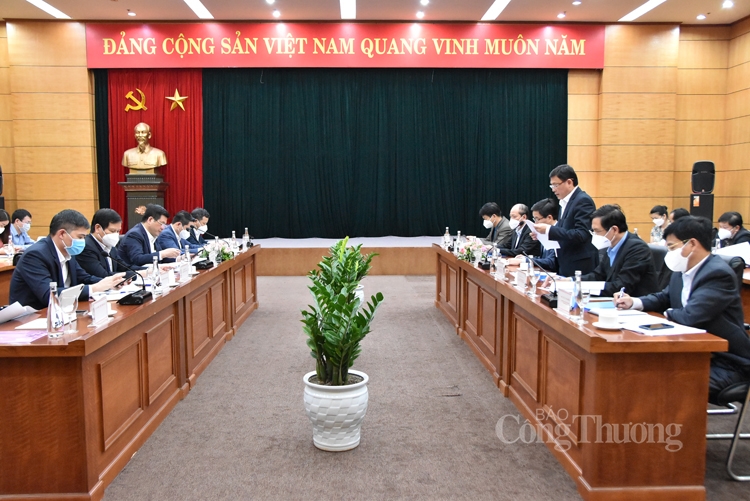 Đắk Lắk cần quan tâm phát triển công nghiệp năng lượng mới