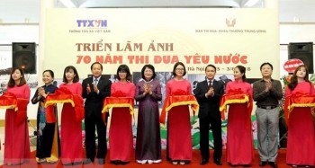 trien lam anh 70 nam thi dua ai quoc