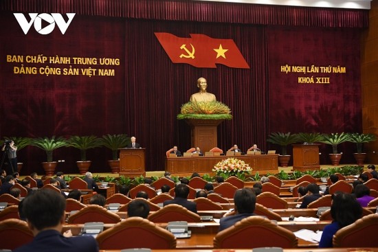 cong bo cac nghi quyet hoi nghi trung uong 5 khoa xiii