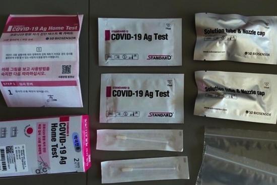 co nen dua san pham test nhanh covid19 vao danh muc hang binh on gia