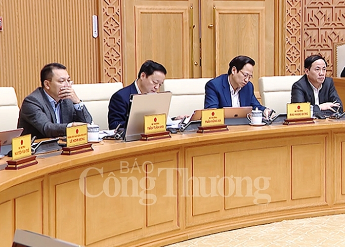 chinh phu tap trung cho cong tac the che