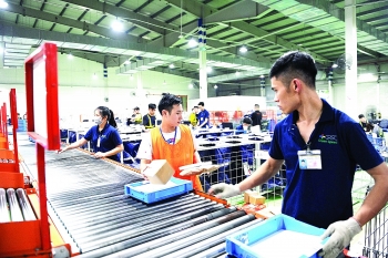 rapid ecommerce growth spawns strong logistics development