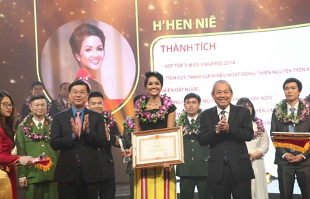 Vinh danh 10 gương mặt trẻ Việt Nam tiêu biểu năm 2018