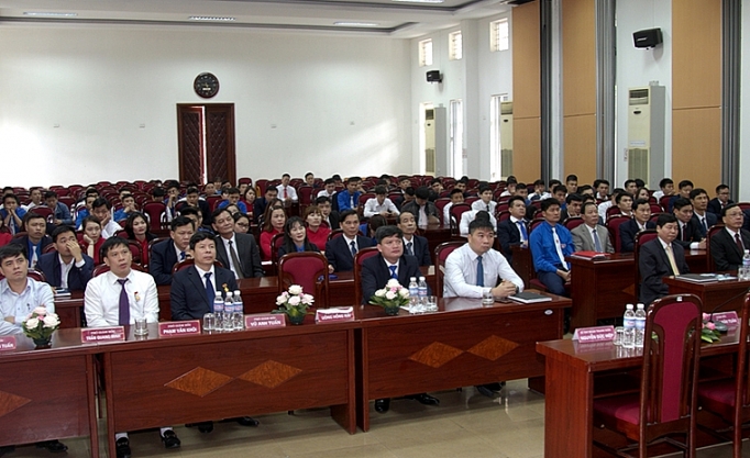 cong ty than mao khe doi thoai voi thanh nien cong nhan