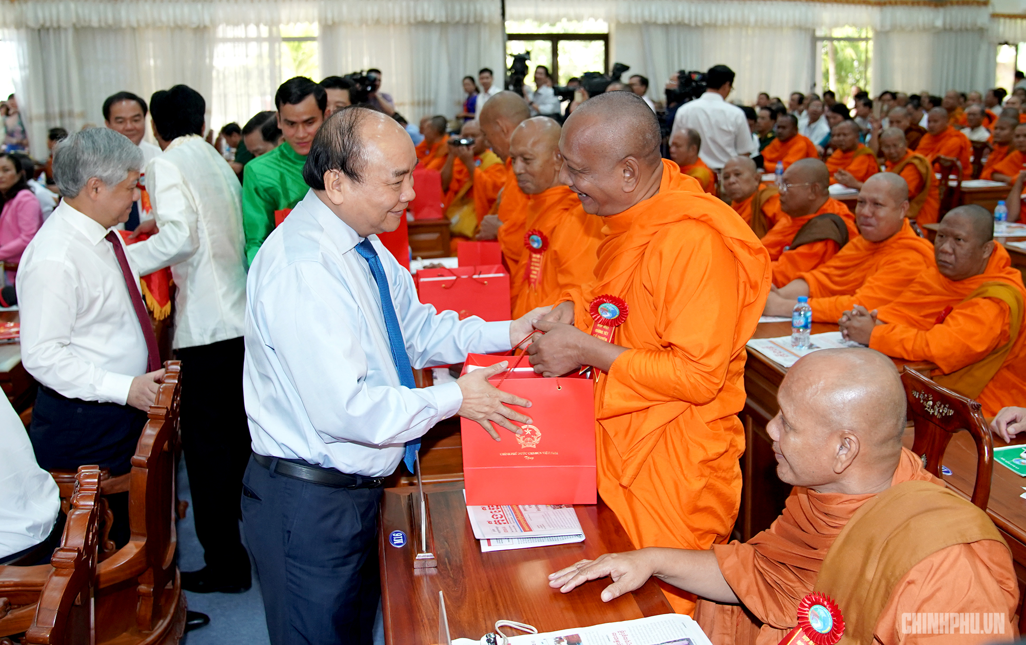 de moi ho dan nguoi khmer duoc huong tron ven tet chol chnam thmay