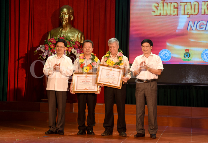 Trao giải thưởng Sáng tạo Khoa học Công nghệ Nghệ An năm 2017