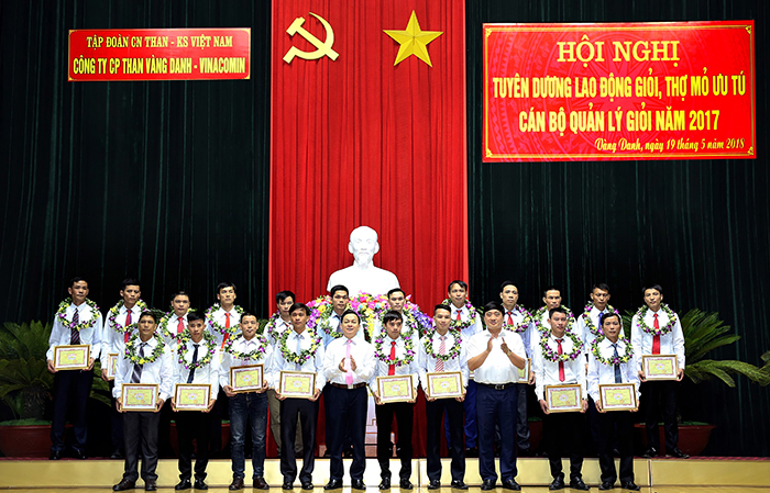 Công ty Than Vàng Danh tuyên dương lao động giỏi, thợ mỏ ưu tú