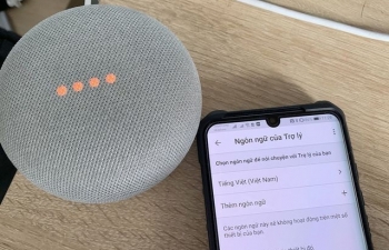 thiet bi nha thong minh google home lai giam gia cho doi tro ly tieng viet